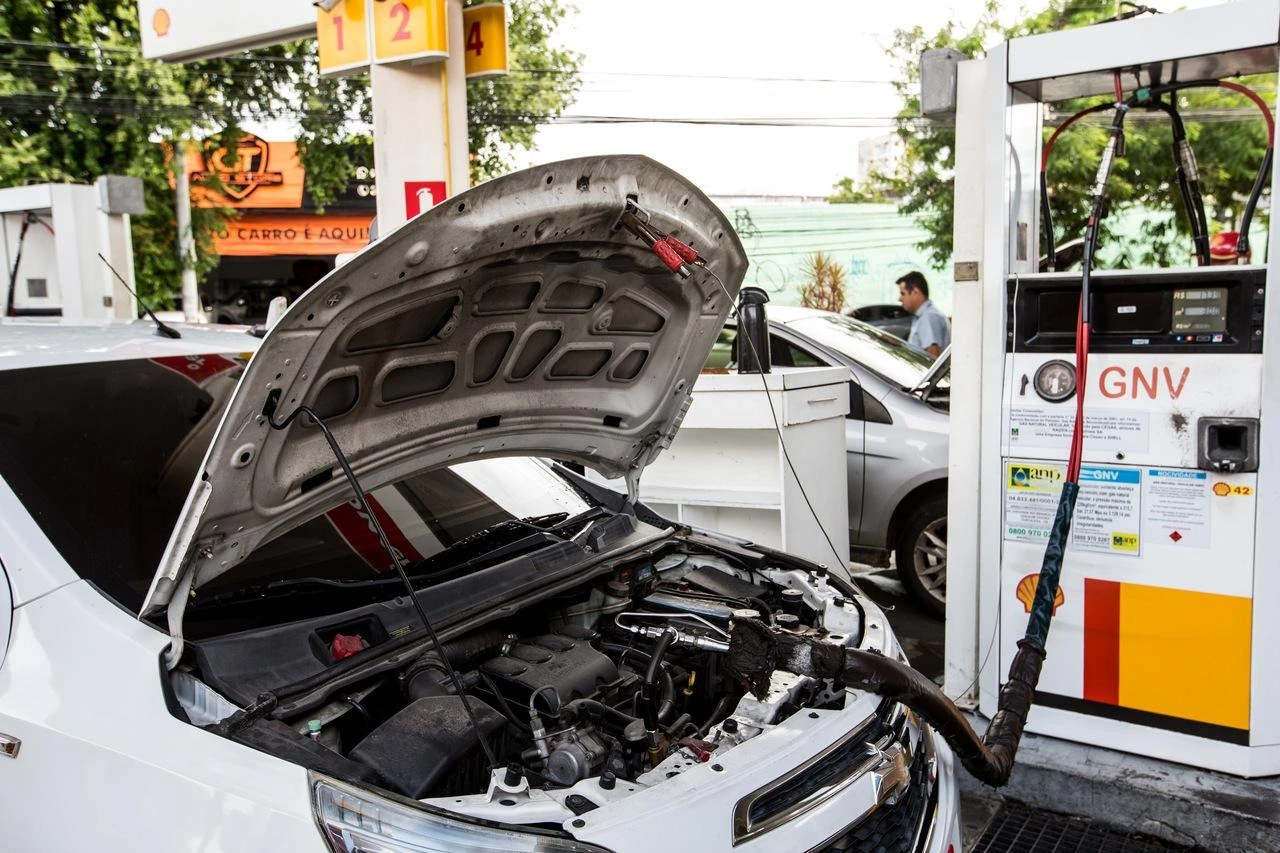 Carros elétricos e GNV